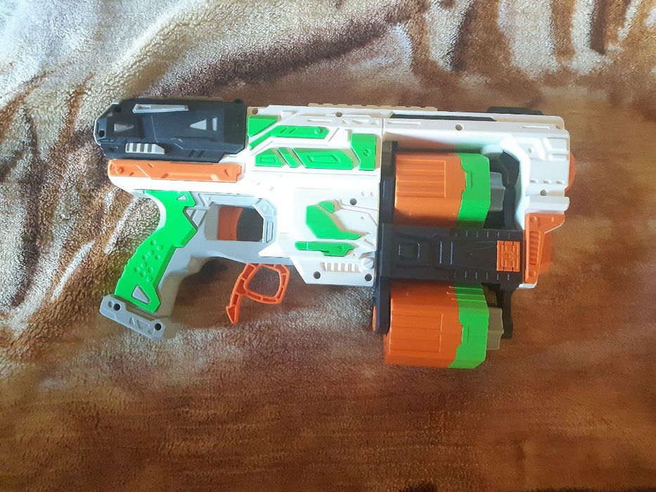 Дитяча іграшка пістолет