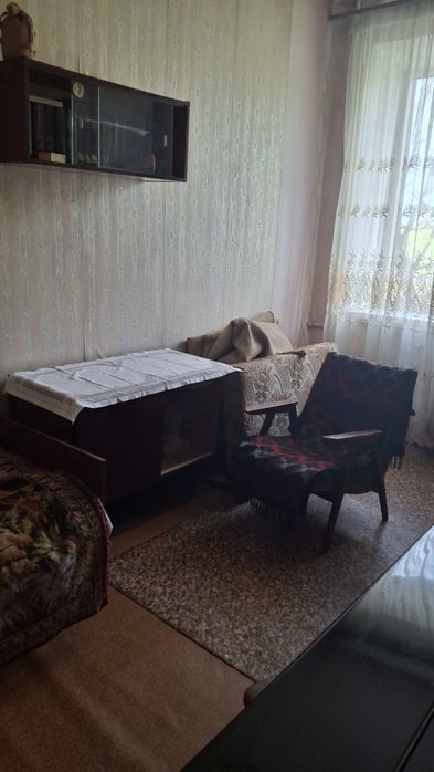 Продам 3 кімнатну сталінку в центрі Кам'янського.