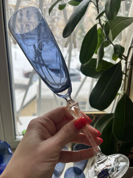 Кришталеві богемські шампанські бокали з синього кришталю