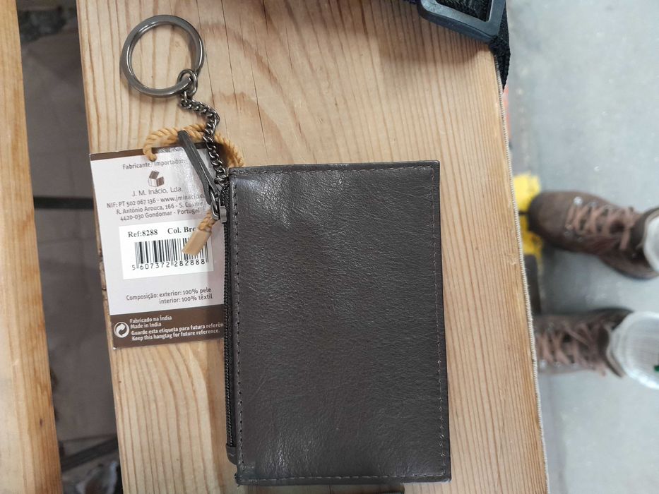 Carteira porta moedas porta chaves em pele