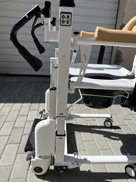 Wózek inwalidzki toaleta elekryczny