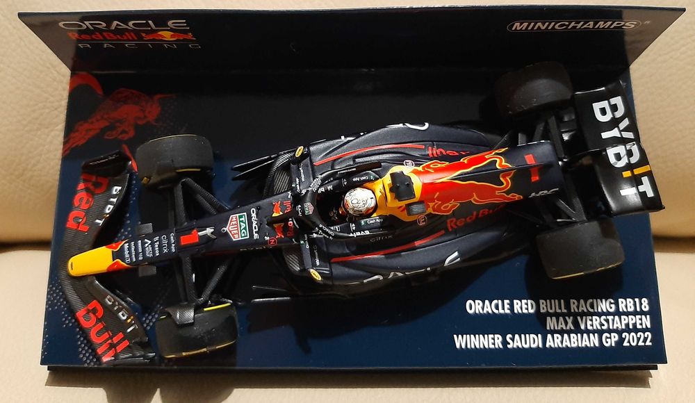 Max Verstappen F1 Red Bull RB18 2022 Minichamps 1:43