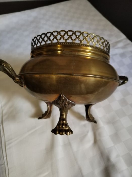 Taça em latão amarelo