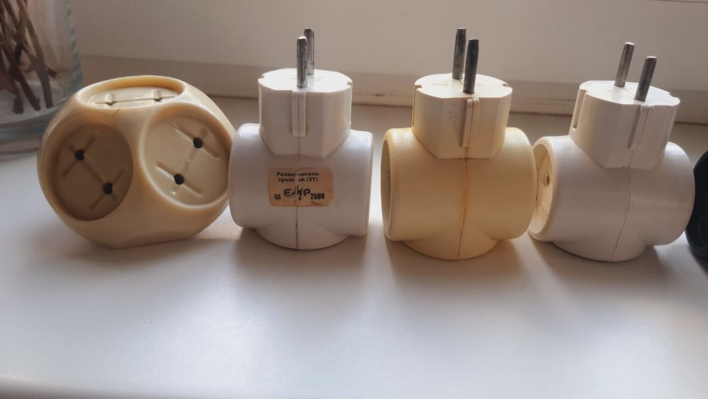 Трійник, перехідник для розетки