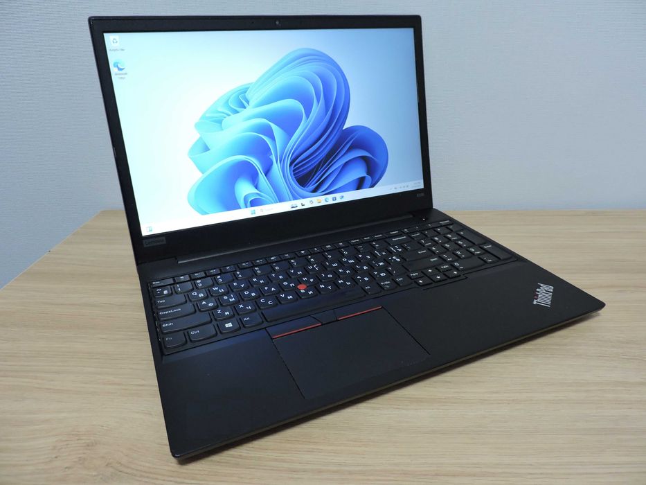Lenovo Thinkpad E595/15.6"Full HD IPS/Ryzen 7 3700U/24GB/256GB/Vega