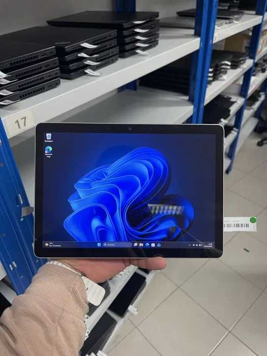 Microsoft Surface Go 8GB 128GB SSD 10" Touch Win10 | AmigoTech