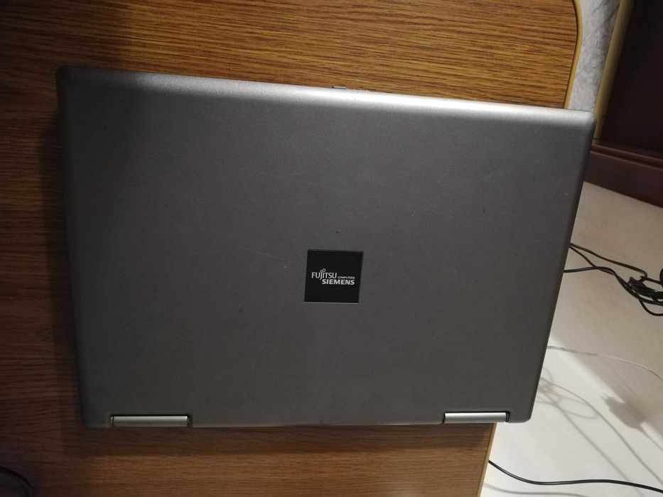 Laptop Fujitsu Esprimo mobile