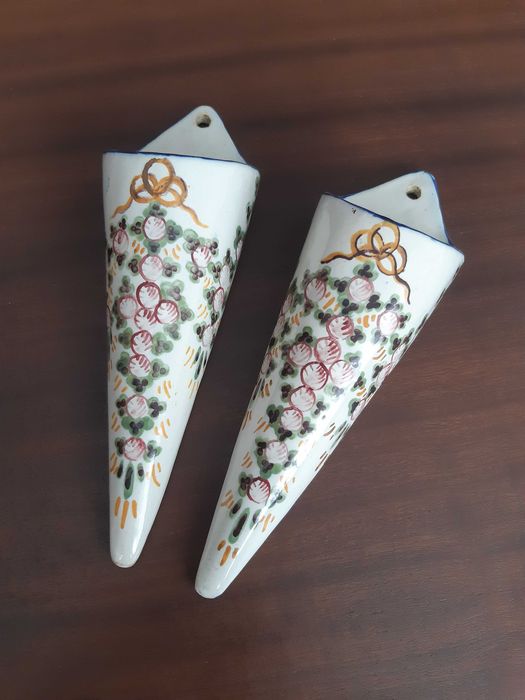 Vasos de parede Cavaco (Portugal) séc. XX