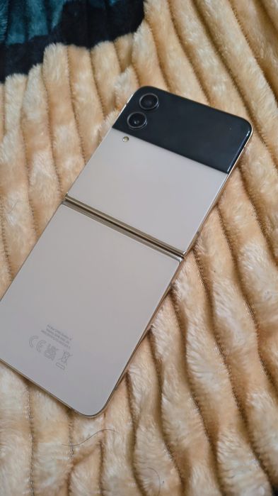 Samsung Galaxy ZFLIP4 512GB