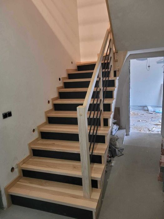 Schody drewniane na beton , samonośne