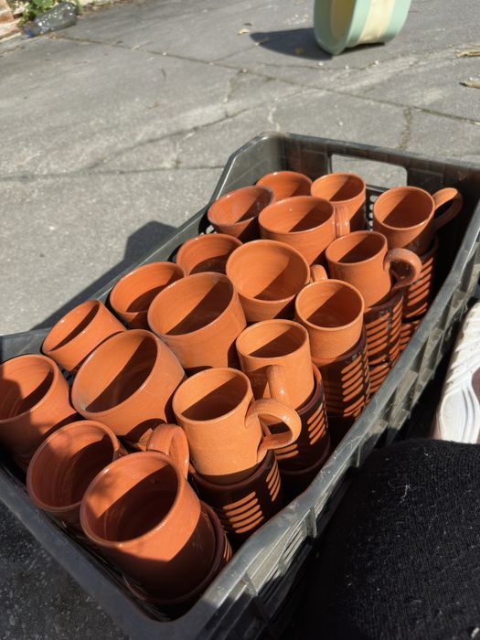 Copos, canecas de barro