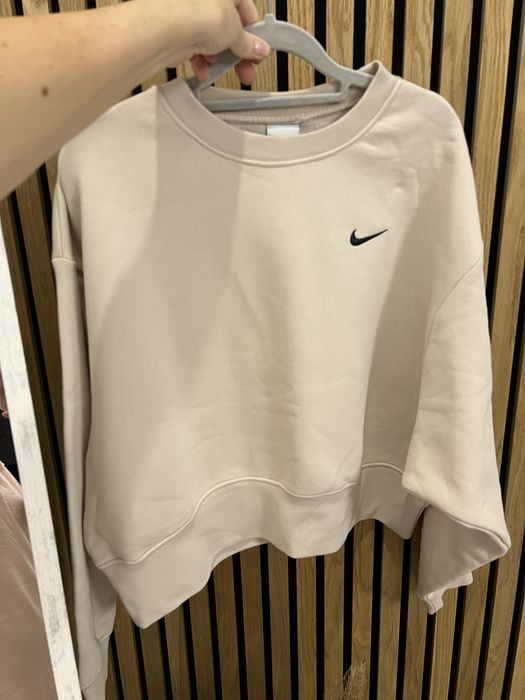 Кофта найк оригінал іде трішки укорочена стан нової
