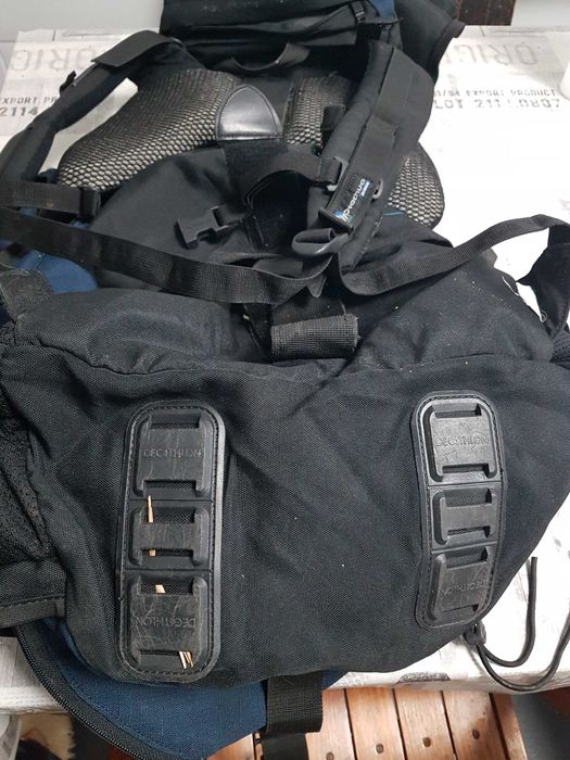 Mochila montanha/campismo 
Quéchua forclaz 60L air grande