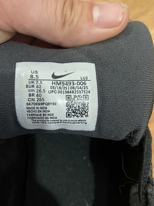 Продам оригинальные кросовки NIKE
