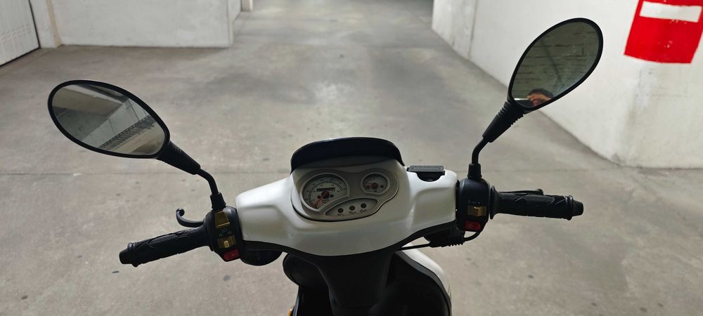 Keeway Hurricane 50cc (2 Tempos) c/ Top Case, como nova