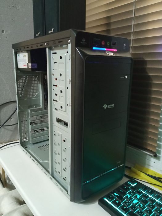 Продам ігровий комп'ютер Ryzen 3 3200G 8gb ddr4