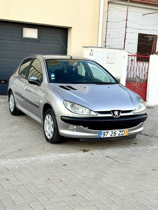 PEUGEOT  206 1.1 2004.