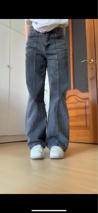 Джинси розкльошені