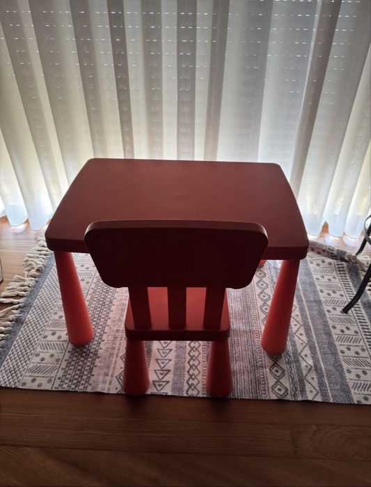 Mesa e Cadeira de brincar