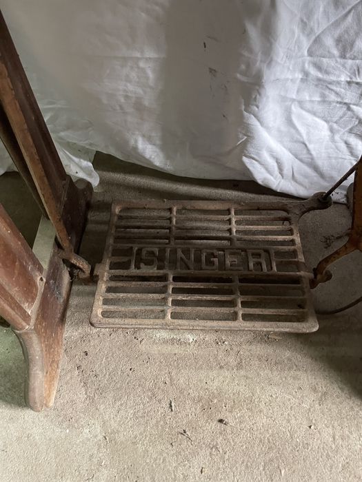 Antiga Maquina de Costura Singer