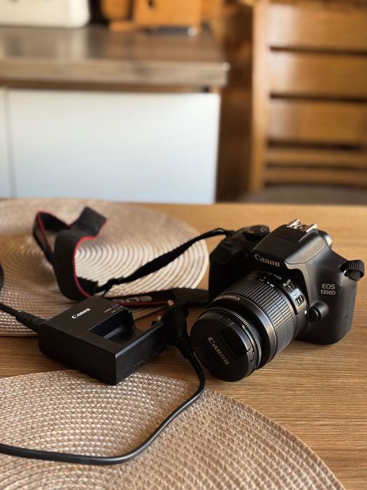 Canon EOS 1300D + 18–55mm