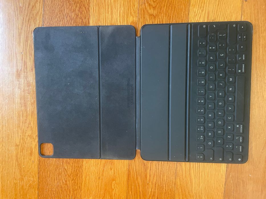iPad Pro 12.9” 5.ª Geração (M1) 256GB + Apple Pencil 2 + Magic Keyboard