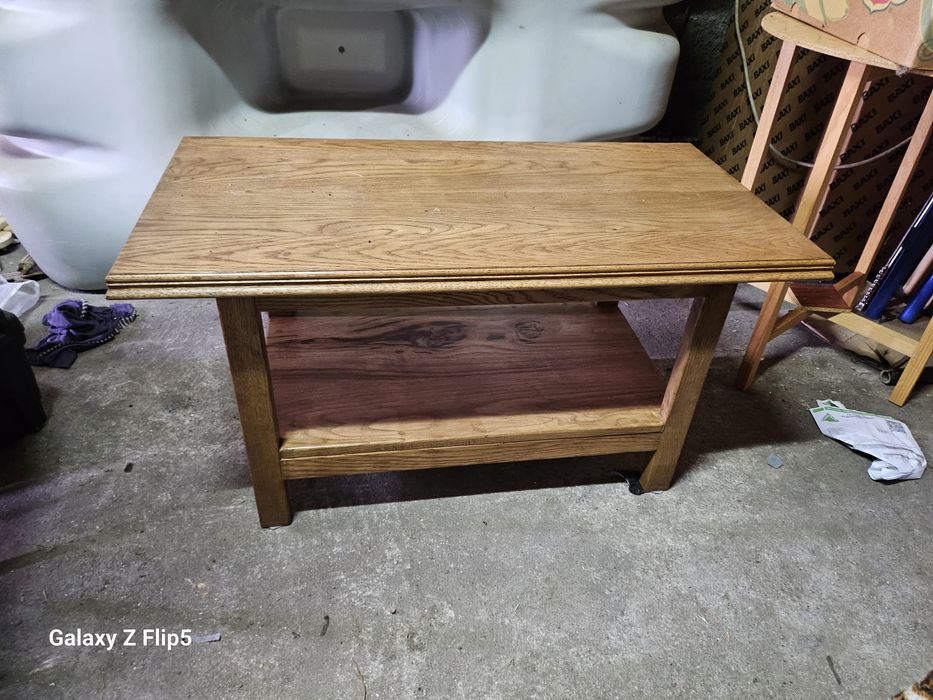 Mesa de centro em madeira maciça