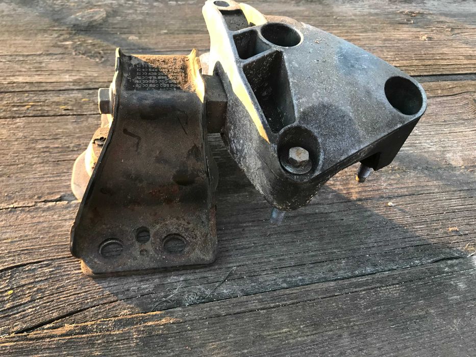 подушка двигателя(кронштейн)рено меган2 приборка