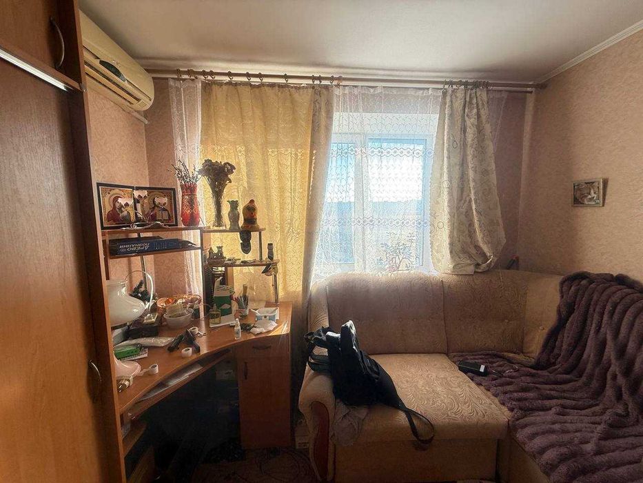 Продаж 1-кімнатної квартири за вигідною ціною на ринку, простий стан.