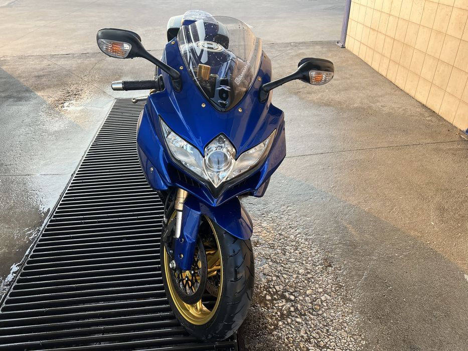 GSXR 600 K8.