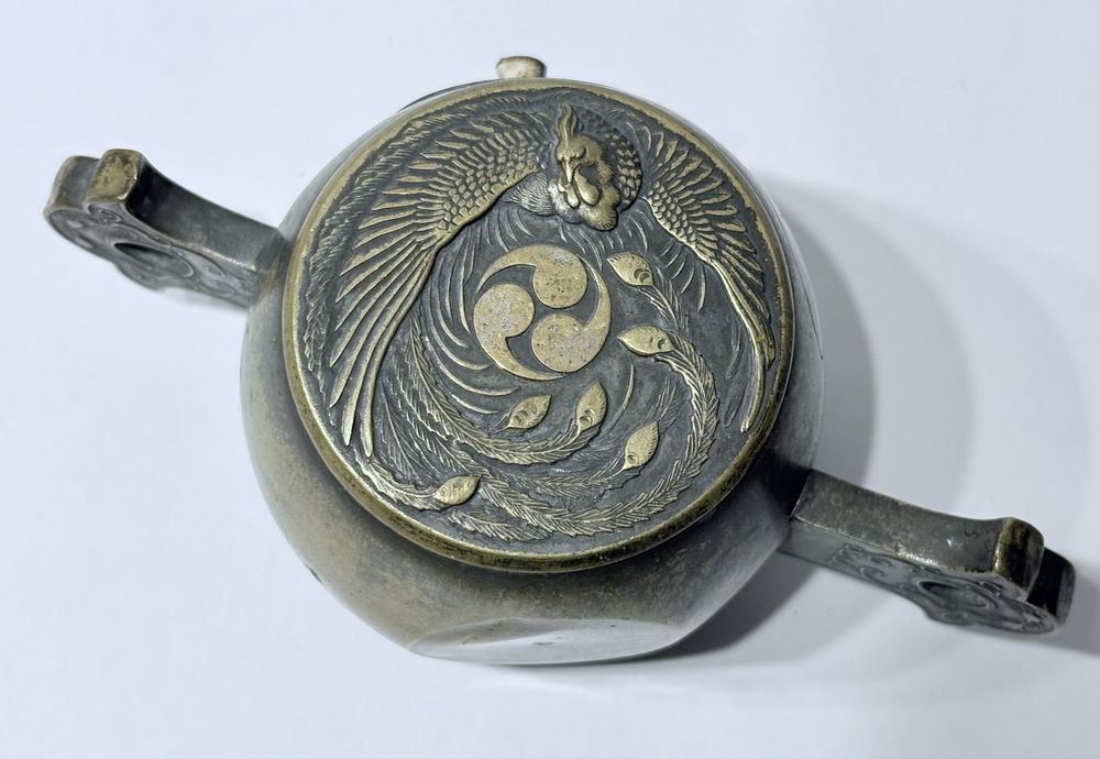 Antigo queimador de incensos asiático em bronze Sec XIX