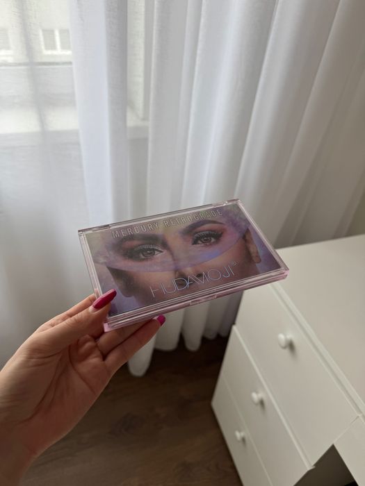 Huda beauty mercury retrograde eyeshadow palette палетка тіней
