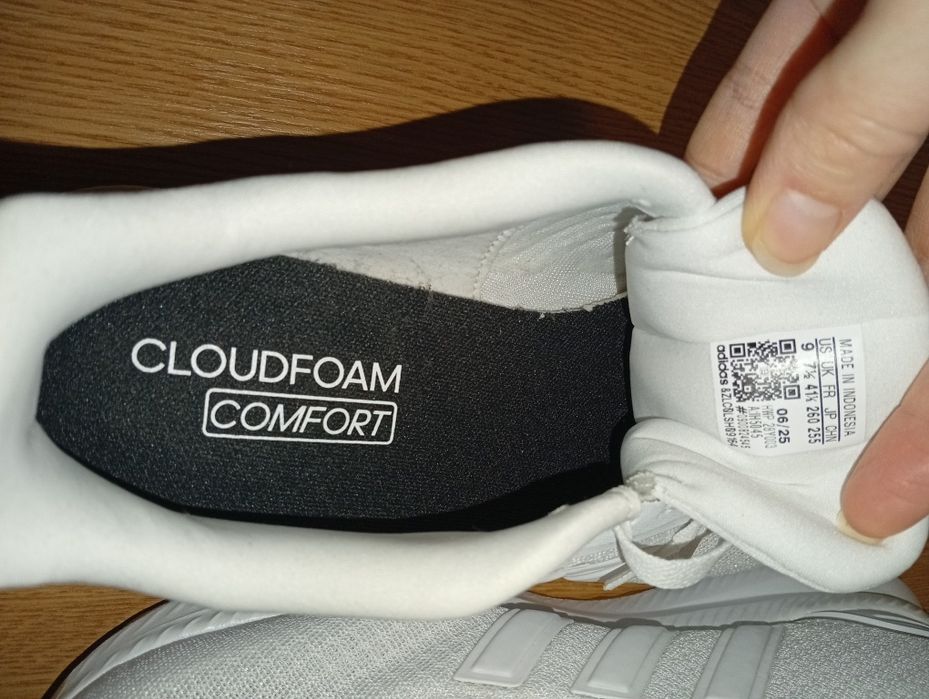 Продам кросівки Adidas 41 розмір