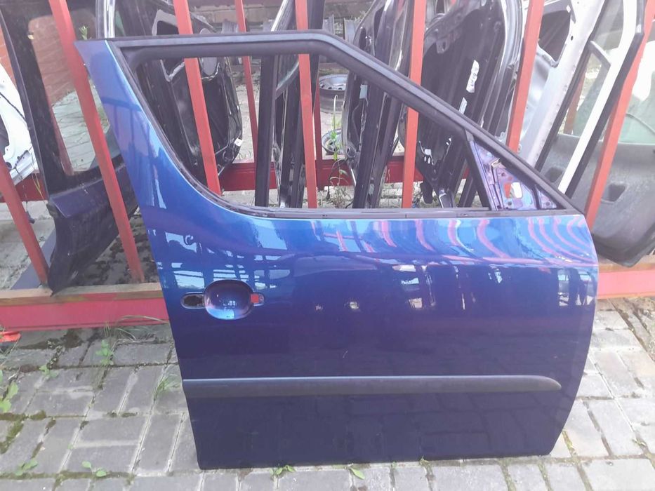 двері передні праві Skoda Roomster 2006-2015 дверь передняя Roomster