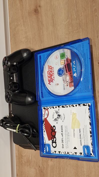 PS4 playstation 4 SLIM 500gb konsola kontroler pad gra nfs payback ps5