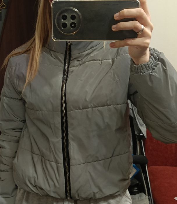 Продам класну демісезонну куртку