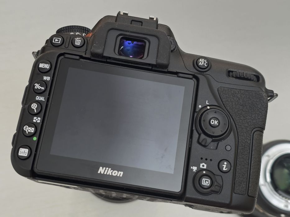 Nikon D7500 Nikkor 24-70mm 2.8 VR I 20mm 2.8
