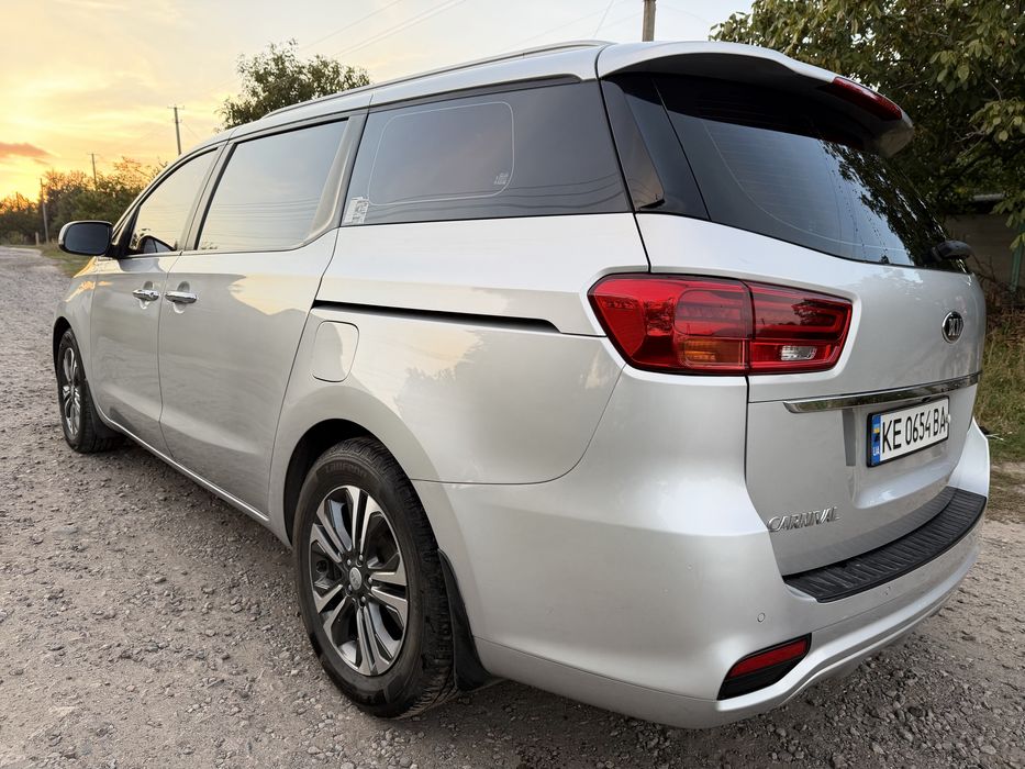 Продам Kia Carnival 2018 року
