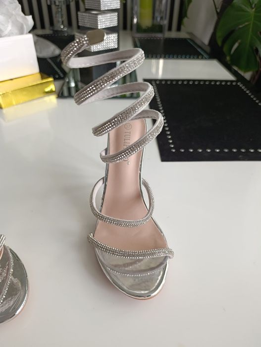 Buty damskie na obcasie