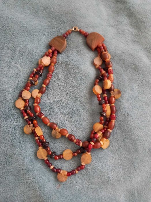 Colar de três voltas