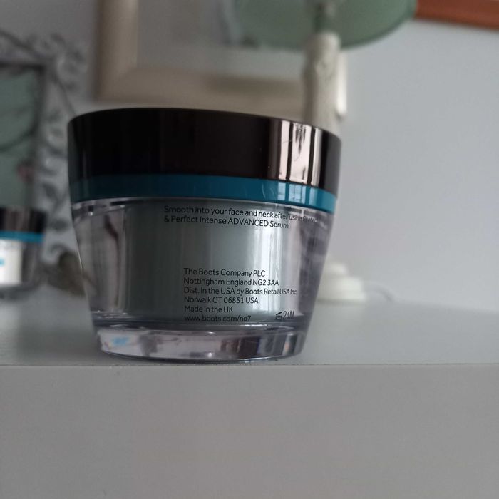 No7 krem na noc przeciwsarzeniowy Protect & Perfect Intense Advanced