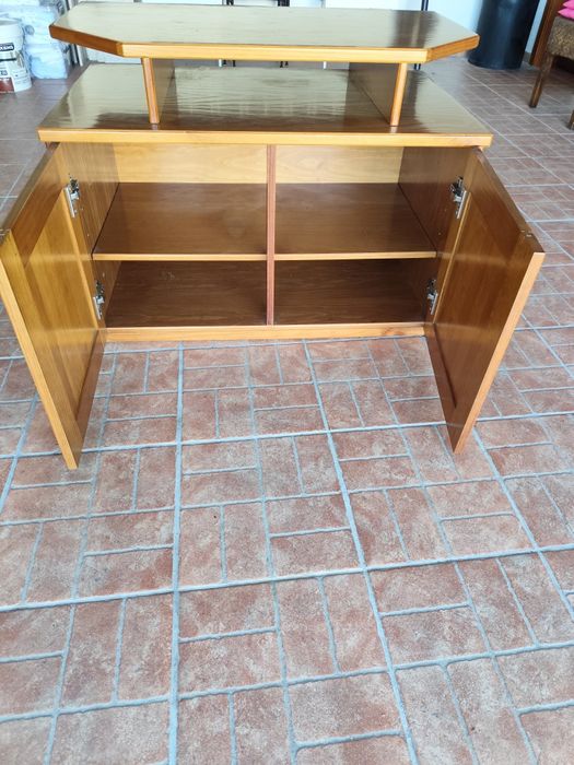 Móvel TV e mesa centro em pinho mel