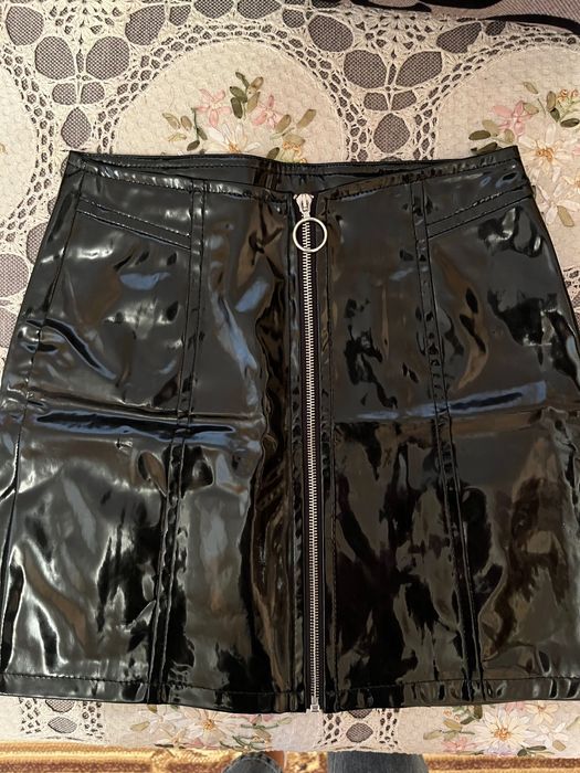 Продам лаковую юбку