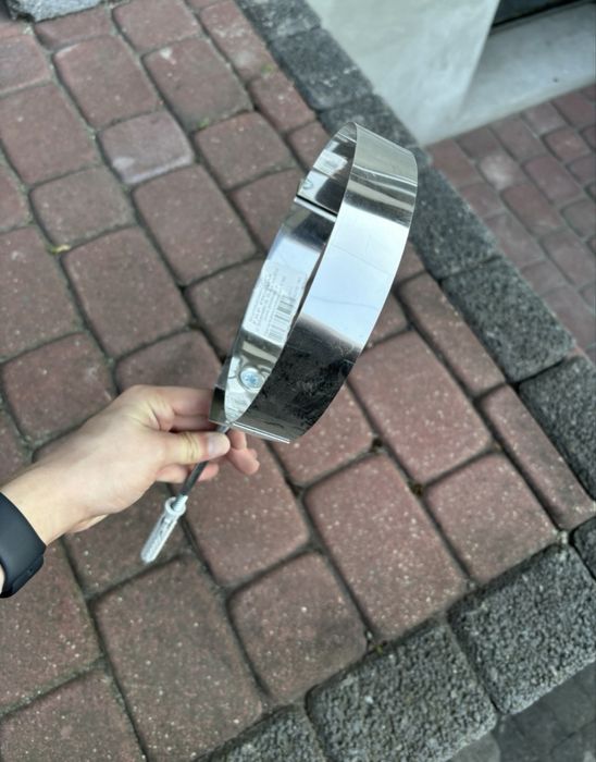 Obejma ścienna z kołkiem wzmocniona kwas