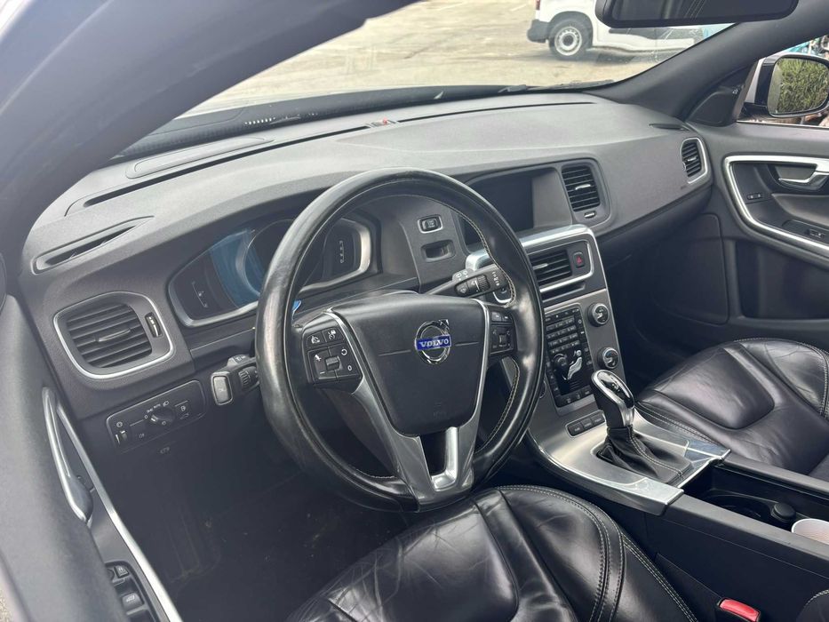 Peças Volvo V60 2.4 do ano 2013