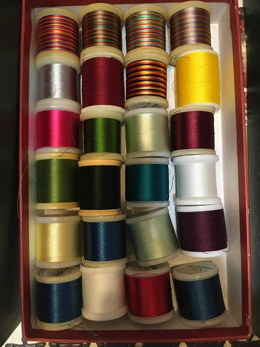 Lote de Linhas para Costura (Cores)