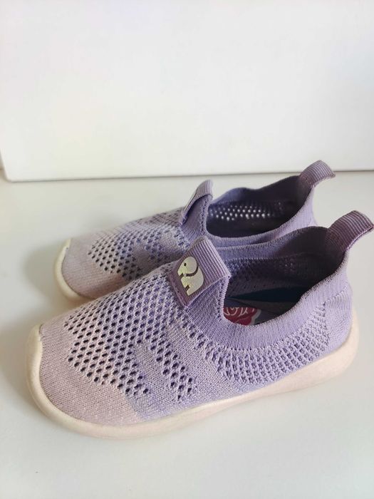 Buty kapcie dziecięce rozmiar 23