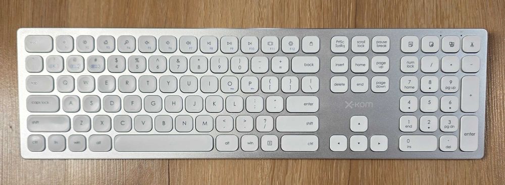 Klawiatura bezprzewodowa x-kom Aluminium Wireless Keyboard srebrna