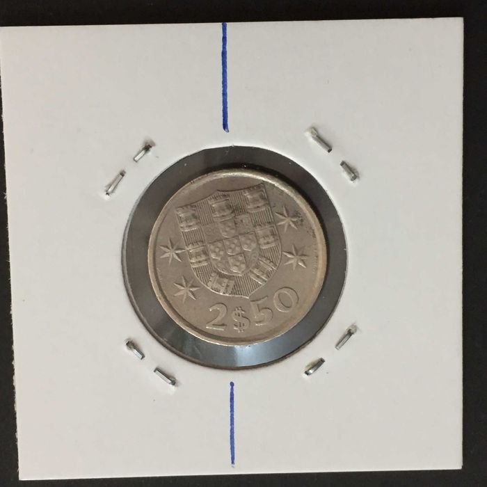 moeda 2,50 Escudos 1980 - EIXO TORTO