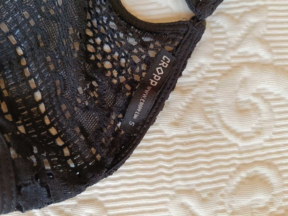 Czarna ażurowa sukienka